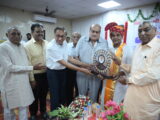 बाल आश्रम के अध्यक्ष एवं विभिन्न शिक्षण संस्थाओं के संचालक अजय तिवारी जी के जन्मदिन पर अनेक संस्थाओं ने उनका अभिनंदन कर उनके दीघार्यु होने की कामना की