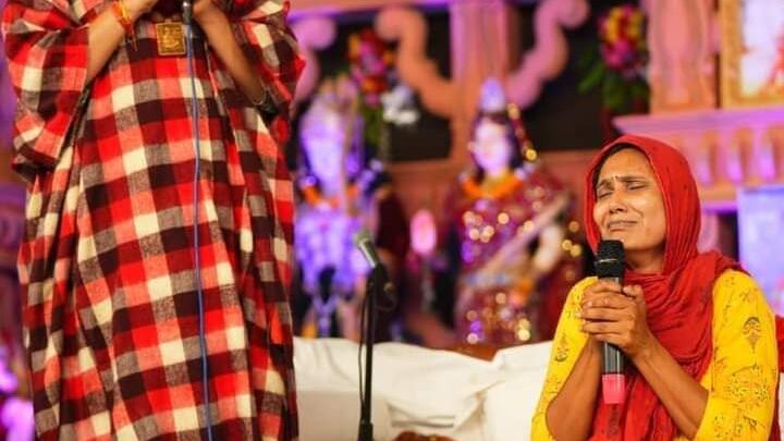 बड़ी खबर- बागेश्वर धाम कि महिमा अपरम्पार…सुल्ताना से शुभी बनी… पीठाधीश्वर महाराज को बांधी राखी…