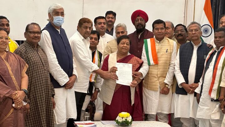 कांग्रेस ने राज्यपाल को सौंपा ज्ञापन