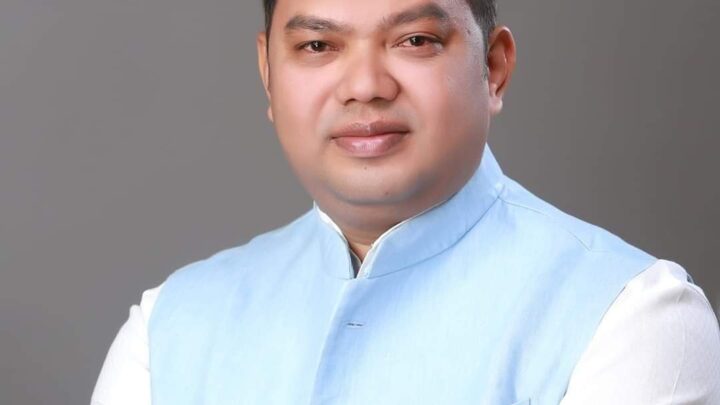 राजिम जयंती समारोह में तेलघानी बोर्ड अध्यक्ष संदीप साहू ने समाजसेवा के नाम समर्पित किया शासकीय मानदेय राशि