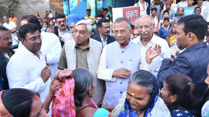 Pwd मंत्री ताम्रध्वज साहू ने निर्माणाधीन रेलवे अंडर ब्रिज का किया निरीक्षण. ग्रामीण विधायक सत्यनारायण शर्मा एवं जिला सहकारी बैंक के अध्यक्ष पंकज शर्मा प्रमुख रूप से थे मौजूद