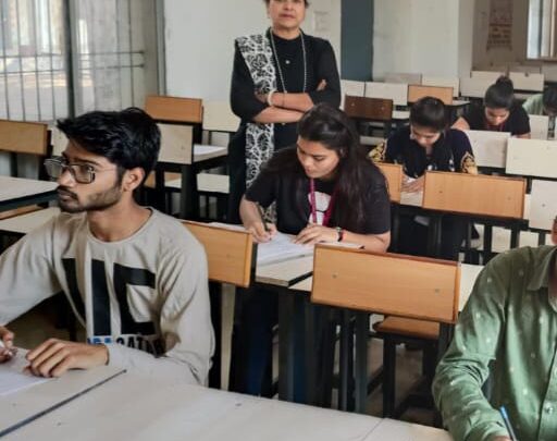 वल्लभाचार्य के वाणिज्य संकाय मे अर्धवार्षिक परीक्षा का आयोजन…