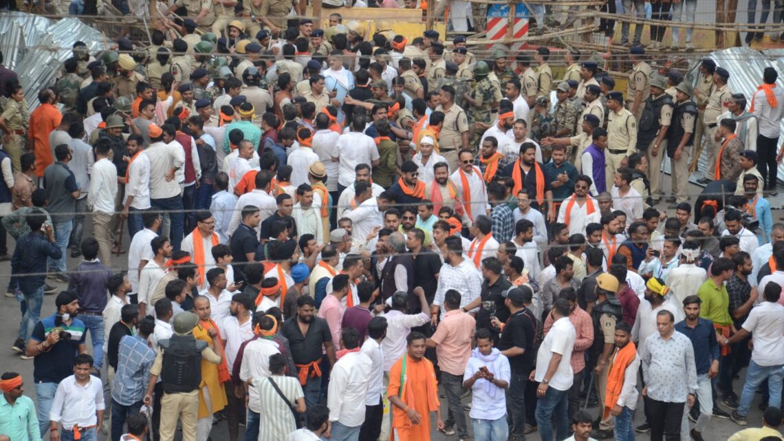 पीएम आवास योजना का क्रियान्वयन न होने पर भाजपा के नेतृत्व में प्रदेश सरकार का विरोध करने विधानसभा घेराव में उमड़ा जनसैलाब