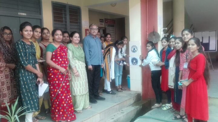 कर्मा कन्या महाविद्यालय में विश्व जल दिवस के मौके पर जागरूकता कार्यक्रम का आयोजन.. पक्षियों के लिए सकोरा में दाने -पानी दिए…