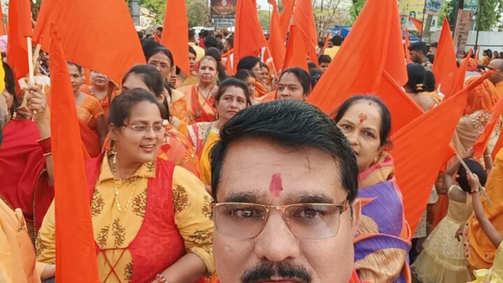 महासमुंद नगर में निकले भव्य शोभायात्रा पर .. कांग्रेस जिला कोषाध्यक्ष सुरेश द्विवेदी ने किए स्वागत…