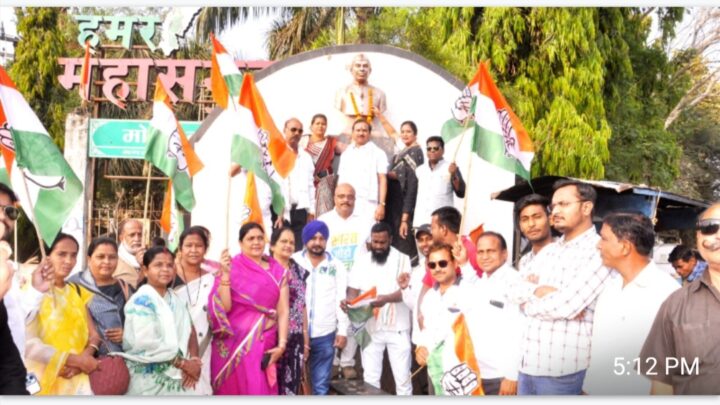 हाथ से हाथ जोड़ो यात्रा अभियान का दूसरे चरण का पदयात्रा महासमुंद कांग्रेस भवन से आरंभ..पं जवाहर लाल नेहरू के प्रतिमा में माल्यार्पण कर किए शुभारंभ…