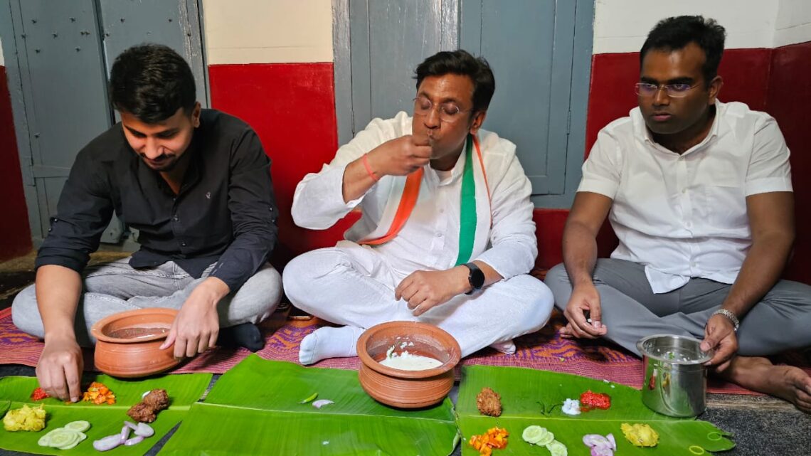 चुनावी कार्यक्रम में व्यस्तता के बाद भी पंकज शर्मा ने खाया बोरेबासी मजदूरों को दी श्रमिक दिवस की बधाई