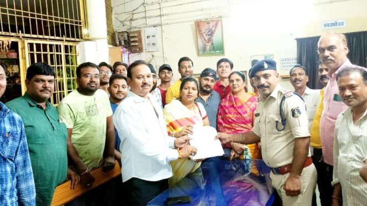 राष्ट्रीय अध्यक्ष खरगे एवं उनके परिवार कि हत्या के साजिश पर मणिकांत राठौर के खिलाफ सिटी कोतवाली में कांग्रेसीयो ने आवेदन सौंपा….