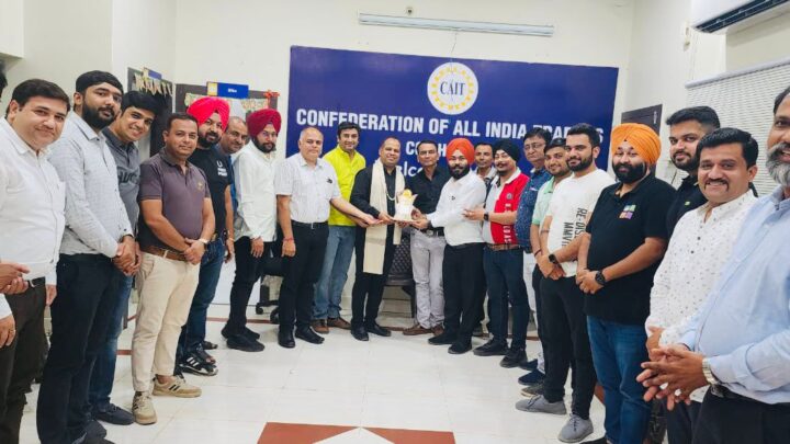 कैट दे रहा युवा व्यापारियों को पब्लिक स्पीकिंग एवं लीडरशिप ट्रेनिंग