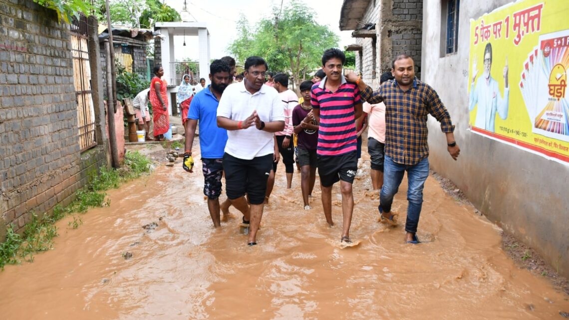 जिला सहकारी बैंक के अध्यक्ष पंकज शर्मा ने किया सेजबहार क्षेत्र का दौरा डुबान क्षेत्र का लिया जायजा