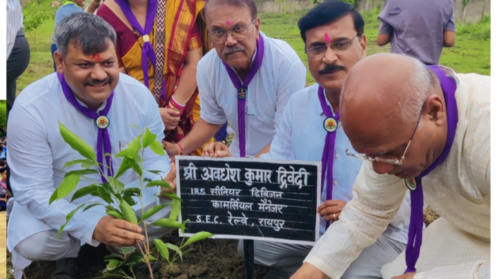 स्काउट गाइड्स ने वृक्षारोपण कार्यक्रम के तहत पौधारोपण किया