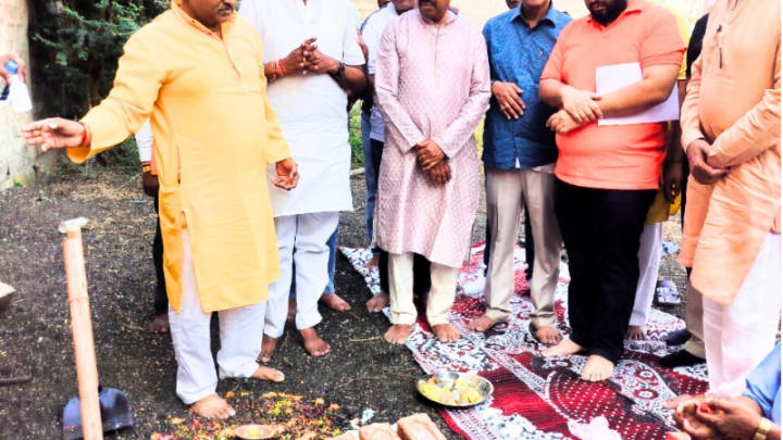 “गौसेवा के पुनीत संकल्प के साथ भूमि पूजन सम्पन्न”6 एकड़ में बनेगा चिकित्सायुक्त अग्र सेवा गौशाला
