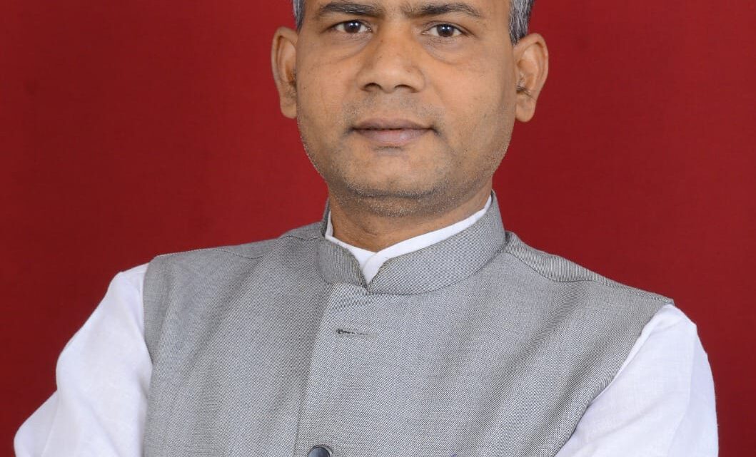 शराब के नए-नए दुकान और उन दुकानों के लिए नए-नए ब्रांड की व्यवस्था ही इस सरकार की प्राथमिकता है शराब के नए-नए दुकान और उन दुकानों के लिए नए-नए ब्रांड की व्यवस्था ही इस सरकार की प्राथमिकता है