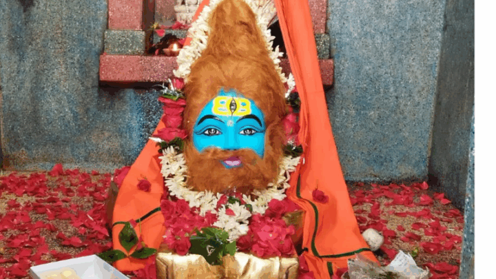 श्री सीखेश्वर नाथ महादेव मंदिर चंगोराभाठा में श्रावण मास के रविवार भगवान महादेव का विशेष श्रृंगार किया गया