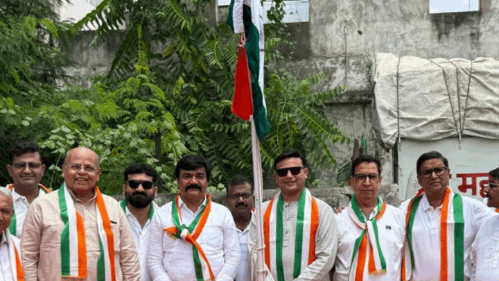 आलू प्याज़ आडतियां संघ भनपुरी के द्वारा राष्ट्र ध्वज रोहण एवं स्वतंत्रता दिवस धूमधाम से मनाया गया