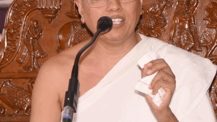 अहंकार मिटाना है तो दूसरों को श्रेय दें : मनीष सागरजी,,,,लक्ष्य को पाने मन हो मजबूत और परिस्थितियों से घबराना नहीं