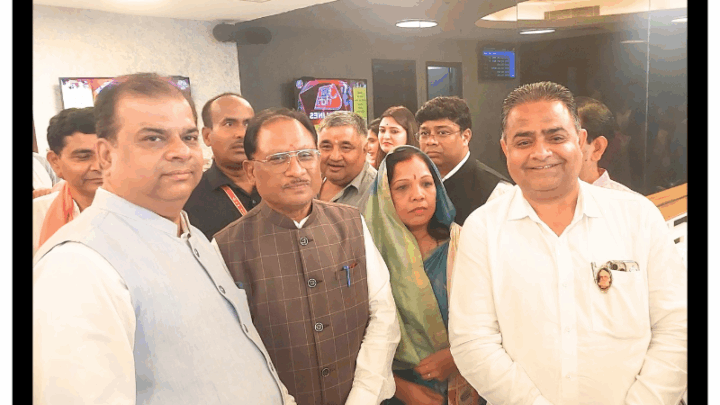 जापान और दक्षिण कोरिया यात्रा से लौटे मुख्यमंत्री का छत्तीसगढ़ चेम्बर टीम ने किया भव्य स्वागत, साय के विज़नरी नेतृत्व में रायपुर/छत्तीसगढ़ की औद्योगिक नीति को मिली वैश्विक पहचान – सतीश थौरानी