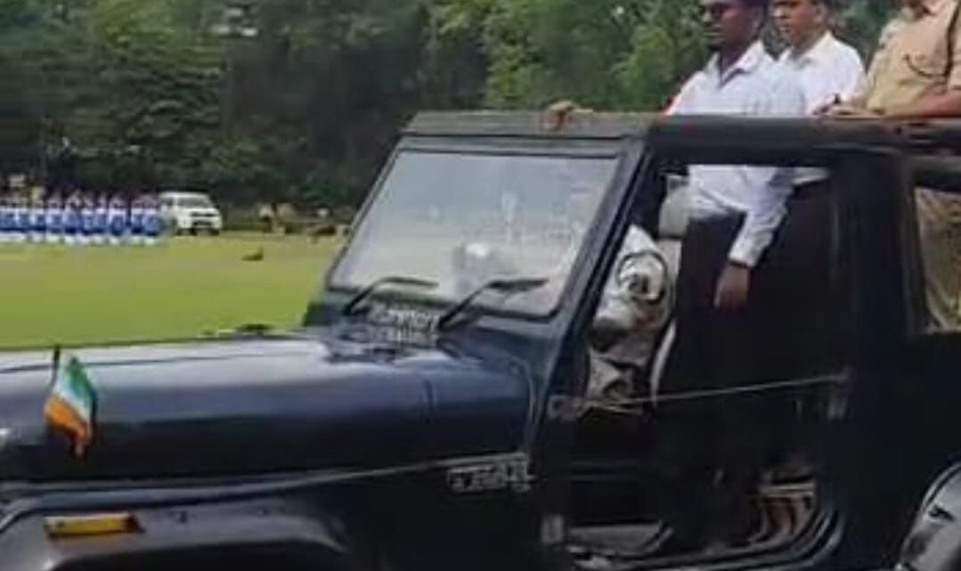 तिरंगे का अपमान: कोरबा जिले में एसपी की गाड़ी में उल्टा लगा तिरंगा