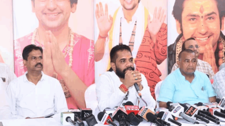 पं.श्री धीरेंद्र कृष्ण शास्त्री रायपुर में 4 से 8 अक्टूबर तक अवधपुरी मैदान गुढिय़ारी में करेंगे श्री हनुमंत कथा