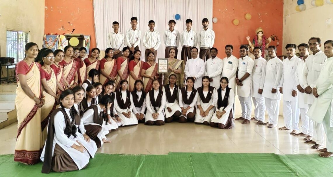 शिक्षक दिवस का आयोजन हुआ…