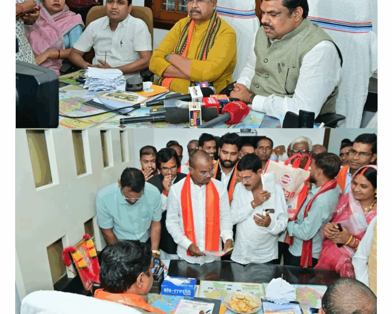 मंत्री गजेन्द्र यादव ने सहयोग केंद्र में कार्यकर्ताओं एवं आम जन की समस्याओ का निराकरण किया