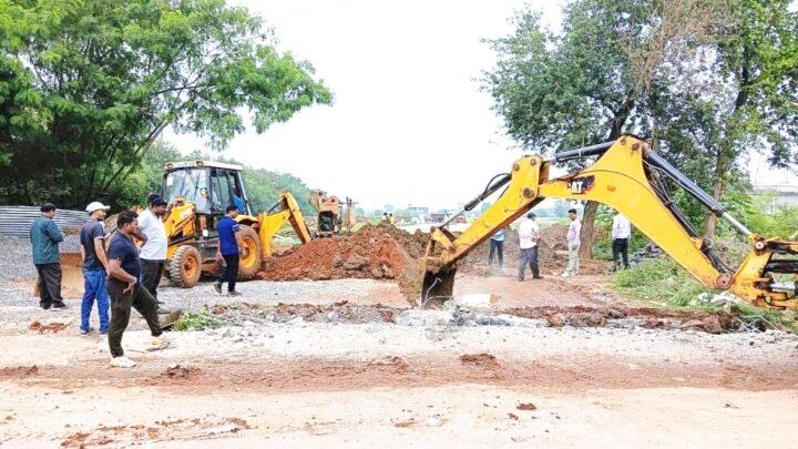 नवा रायपुर में अवैध प्लाटिंग पर कार्रवाई, निर्माण कार्य हटाए गए