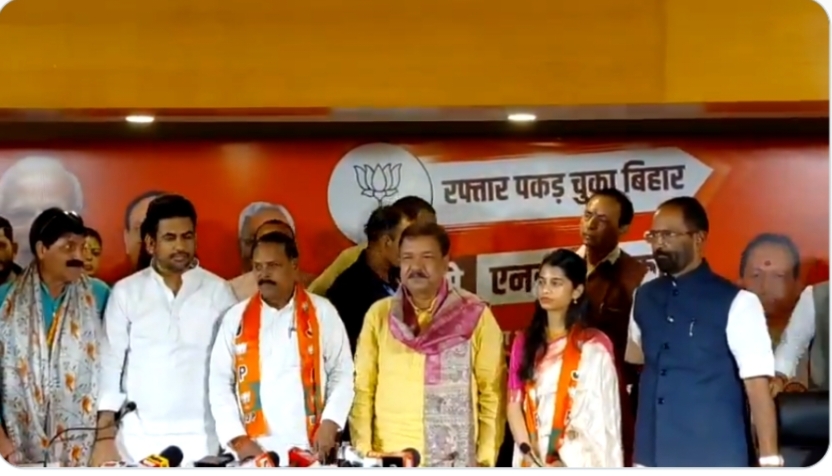 चुनावी हलचल – प्रसिद्ध लोकगायिका मैथिली ठाकुर भाजपा में शामिल… बिहार में इस सीट से लड़ सकती हैं चुनाव….