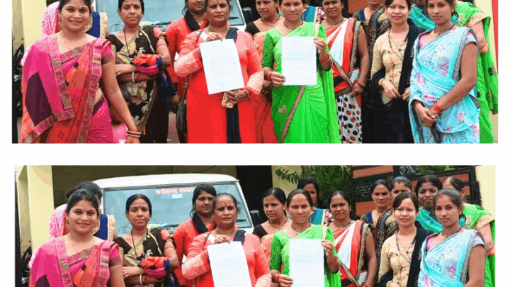 महिला स्व सहायता समूह के सदस्यों ने रोजगार उपलब्ध कराने मुख्यमंत्री को सौंपा ज्ञापन