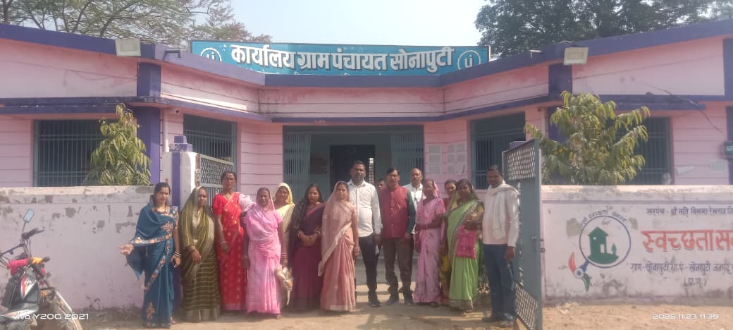 मितानिन दिवस पर मितानिनों को सम्मानित किया गया…. मितानिन गांव कि स्वास्थ्य से लेकर जच्चा-बच्चा तक कि जिम्मेदारी निभाती है- जनक राम नायक