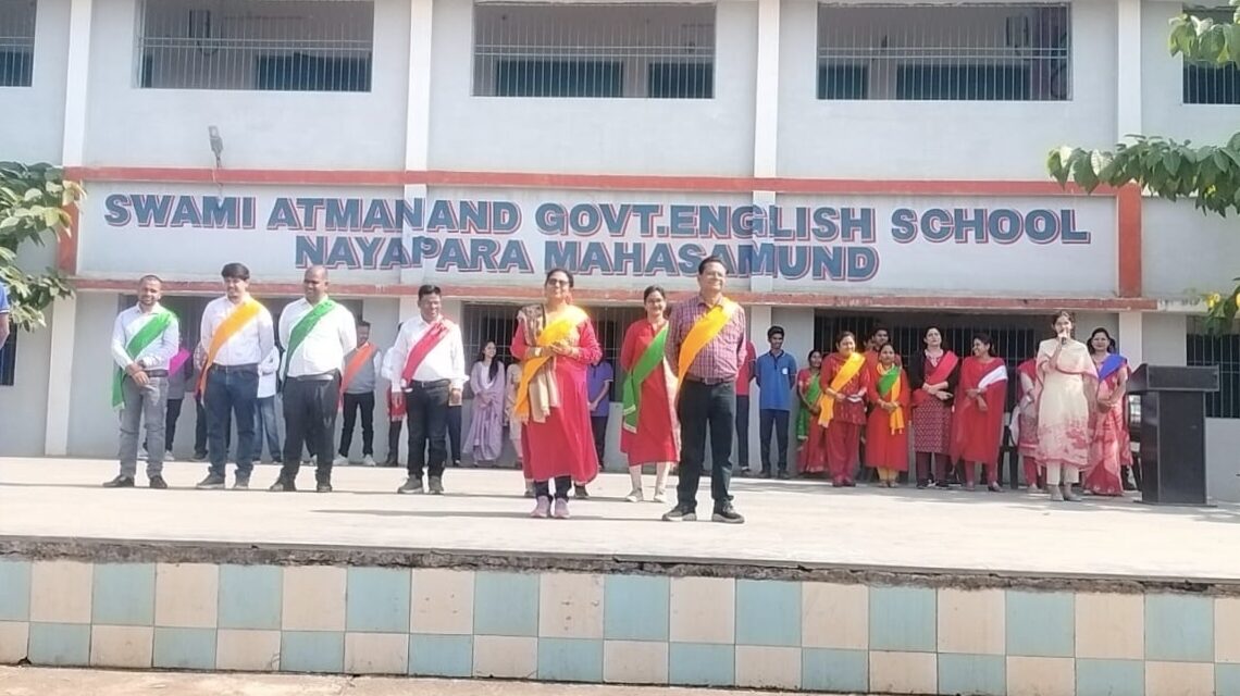 स्वामी आत्मानंद शासकीय इंग्लिश स्कूल नयापारा महासमुन्द में शिक्षकों ने बाल दिवस पर कराया न्योता भोज… 339 छात्र-छात्राओं ने किया न्योता भोज के साथ विविध कार्यक्रम..