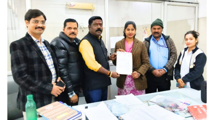 छाया वर्मा छत्तीसगढ़ स्वा अधिकारी कर्मचारी संघ की नर्सिंग आफिसर मोर्चा (एन एच एम )कि प्रदेश महामंत्री बनी