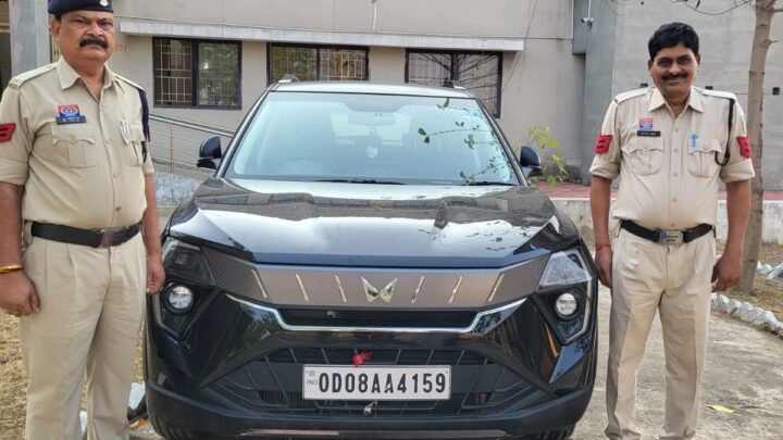 महासमुंद पुलिस ऐक्सन मोड़ पर….विगत 5 दिन में कुल 1 करोड़ 47 लाख 50 हजार रुपए कैश और लग्जरी कार जप्त किए….