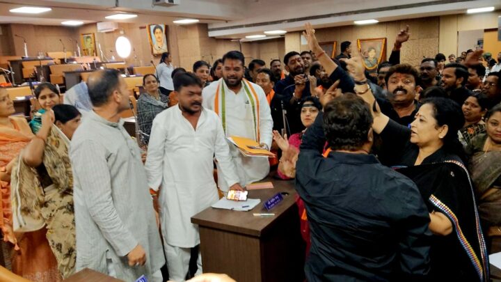 काले कपड़े मे पहुंची महापौर और उनकी परिषद समान्य सभा,महिला सशक्तिकरण बिल के पक्ष में या विरोध में – नेता प्रतिपक्ष आकाश