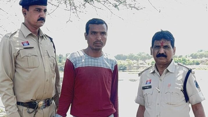 ईट भट्ठे में शराब पीने के नाम से विवाद …एक ने दुसरे कि कर दी हत्या… मृतक और आरोपी दोनों महासमुंद कोमाखान क्षेत्र के एक हि गांव के निवासी…