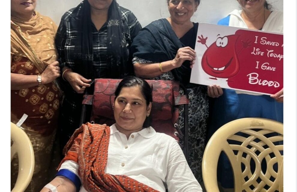 मानव एकता दिवस पर विशाल रक्तदान शिविर में 190 यूनिट रक्तदान किया गया