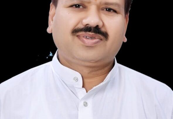 खाद संकट, महंगाई और अव्यवस्था से किसान परेशान : विनोद चंद्राकर