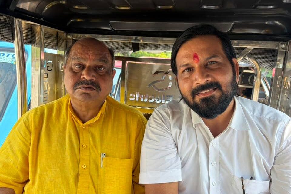 रायपुर उत्तर विधायक पुरंदर मिश्रा पर ‘ऑटो में दिखावे’ का आरोप, कांग्रेस नेता अमितेश भारद्वाज ने साधा निशाना