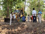 अतिक्रमणकारियों पर चला वन विभाग का बुलडोजर…. 12.268 हेक्टेयर जमीन को किया कब्जा मुक्त..