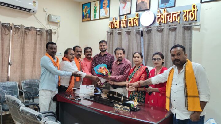 महासमुन्द: नए सीएमओ सौरभ शर्मा का नपा उपाध्यक्ष कक्ष में पार्षदों से भेंट, चर्चा एवं स्वागत