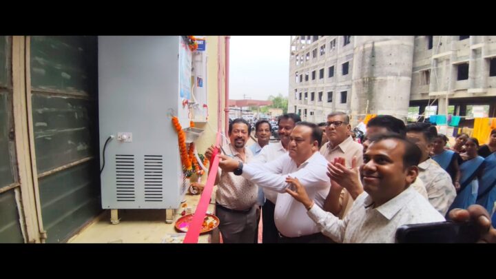महासमुन्द: खरोरा अस्पताल में राठी परिवार ने भेंट किया वाटर कूलर ..माता-पिता की पुण्य स्मृति में लगवाया शुद्ध पेयजल का फिल्टर….