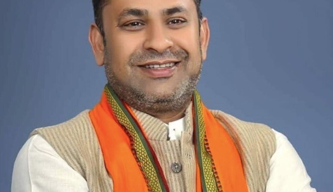 प्रधानमंत्री नरेंद्र मोदी के नेतृत्व में विकसित भारत बनने तेजी से आगे बढ़ रहा देश — देवेंद्र