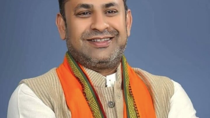प्रधानमंत्री नरेंद्र मोदी के नेतृत्व में विकसित भारत बनने तेजी से आगे बढ़ रहा देश — देवेंद्र