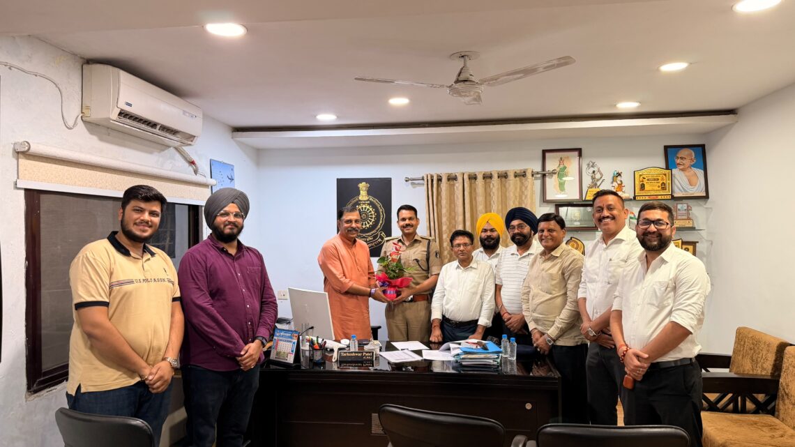 ब्यापारियो की सुरक्षा और सुगम व्यापार पर कैट प्रतिनिधिमंडल ने डीसीपी से की चर्चा