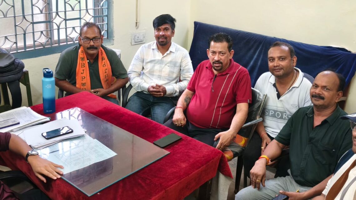 महासमुन्द: 30 वार्डों में आवासहीन परिवारों का पट्टा सर्वे शुरू…नपा उपाध्यक्ष देवीचंद राठी व पार्षदों ने तहसीलदार से ली जानकारी….