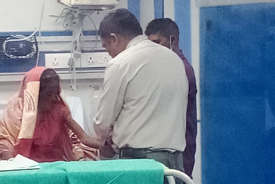 अंबेडकर अस्पताल में अवैध वसूली का आरोप, वार्ड में ही ब्लड निकालकर प्राइवेट लैब भेजने का दावा