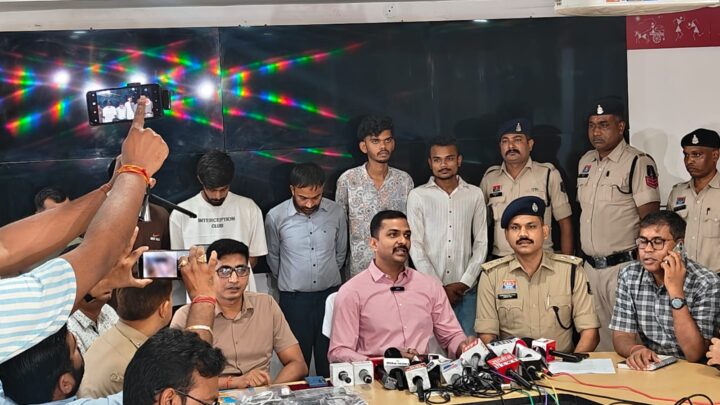 इंदिरा गांधी कृषि विश्वविद्यालय की कीटशास्त्र परीक्षा का पेपर लीक करने वाले मुख्य आरोपी प्रोफेसर सहित कुल 06 आारोपी गिरफ्तार…36 घंटे के भीतर पुलिस ने पुरे नेटवर्क का खुलासा किया…