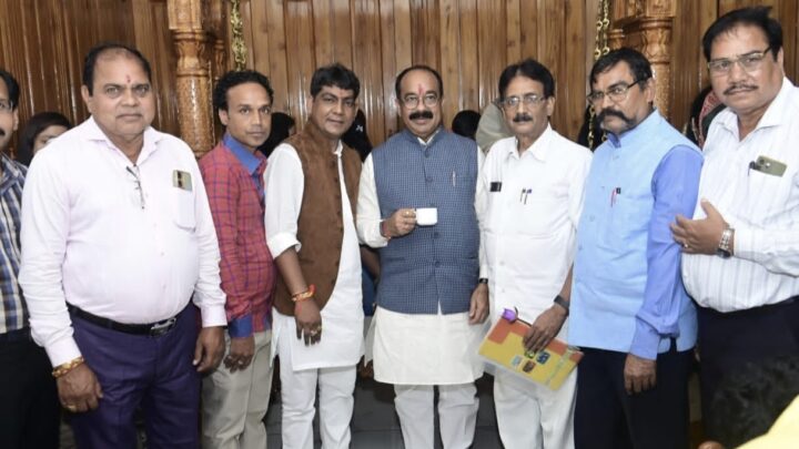 स्वतंत्रता सेनानी उत्तराधिकारी संगठन ने… 146 स्वतंत्रता सेनानियों की स्मृति में स्मारक निर्माण कि मांग पर उपमुख्यमंत्री अरुण साव को ज्ञापन सौंपा….