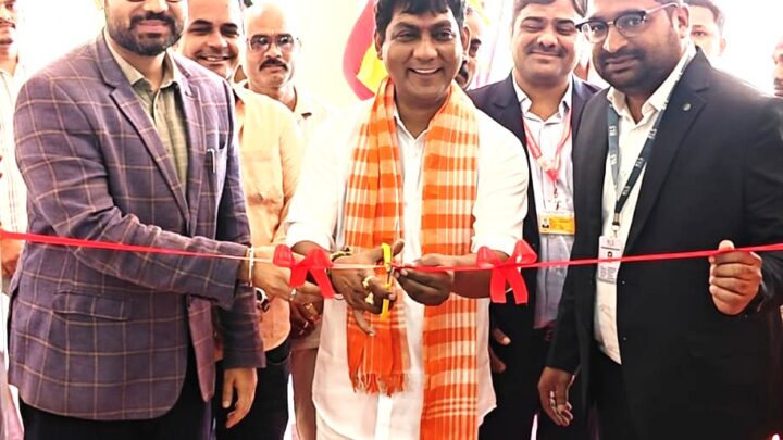 महासमुंद में बुनियादी सुविधाओं से लैस नए आधार सेवा केन्द्र का विधायक योगेश्वर राजु सिन्हा ने किया उद्घाटन….