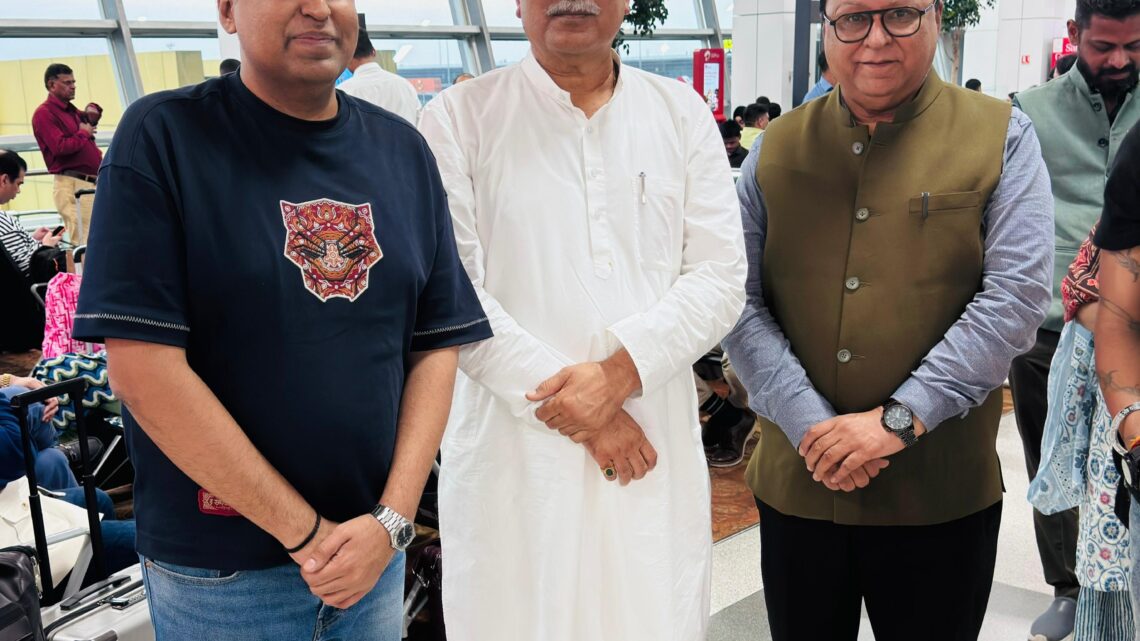 प्रकृति की ओर सोसायटी के अध्यक्ष मोहन वर्ल्यानी ने पूर्व मुख्यमंत्री भूपेश बघेल जी से की सौजन्य भेंटपर्यावरण संरक्षण,वृक्षारोपण एवं हरित अभियान को लेकर हुई सार्थक चर्चा