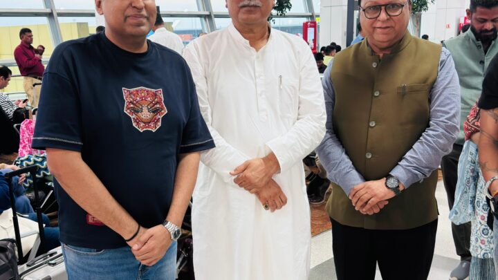 प्रकृति की ओर सोसायटी के अध्यक्ष मोहन वर्ल्यानी ने पूर्व मुख्यमंत्री भूपेश बघेल जी से की सौजन्य भेंटपर्यावरण संरक्षण,वृक्षारोपण एवं हरित अभियान को लेकर हुई सार्थक चर्चा